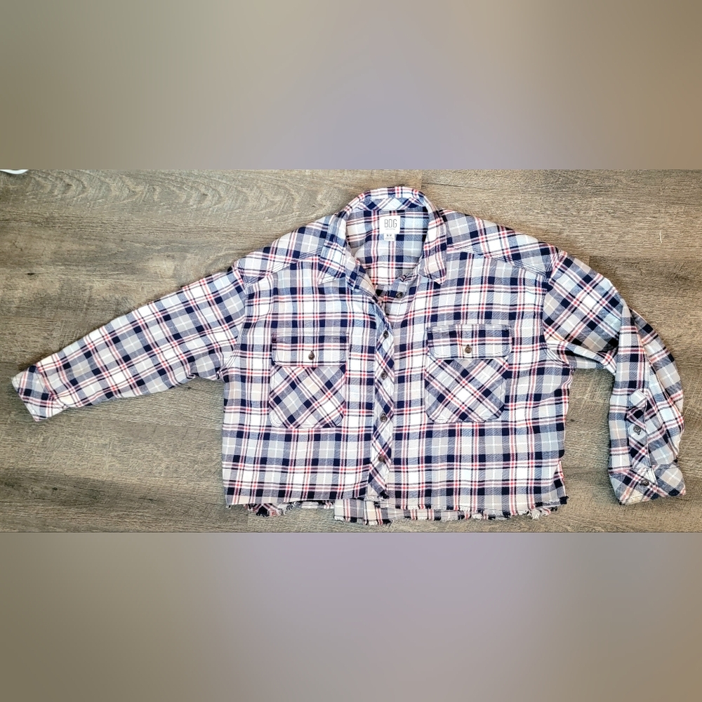 BDG Urban Outfitters Rayne Flannel Boxy Cropped Button Down Womens M Red Blue Gr - Picture 6 of 14